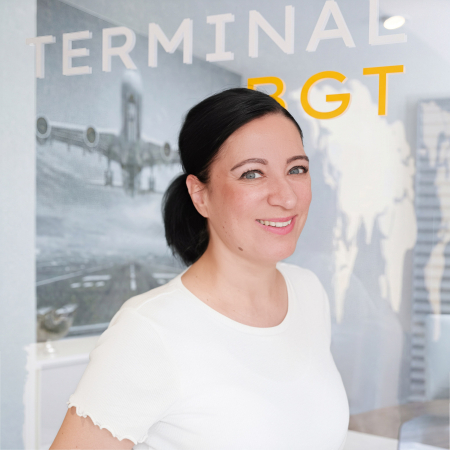 Janina Bernhard Janina Bernhard